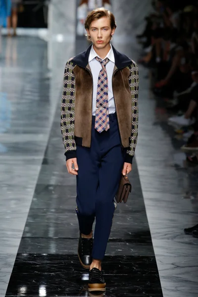 Look 26